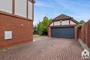 Photo 16- click for photo gallery